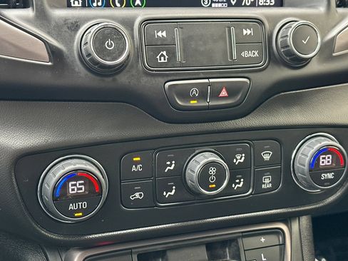 Certified 2022 GMC Terrain AT4 w/ Infotainment Package II AWD/4WD image 29