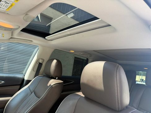 Used 2019 INFINITI QX60 Luxe w/ Sensory Package FWD image 24