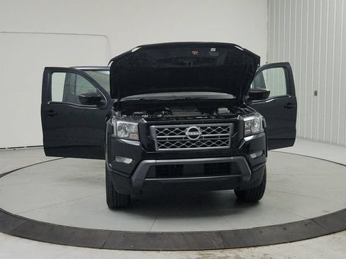 Used 2024 Nissan Frontier SV w/ SV Convenience Package RWD image 11