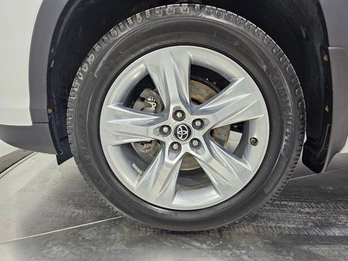 Used 2017 Toyota Highlander Limited AWD/4WD image 9
