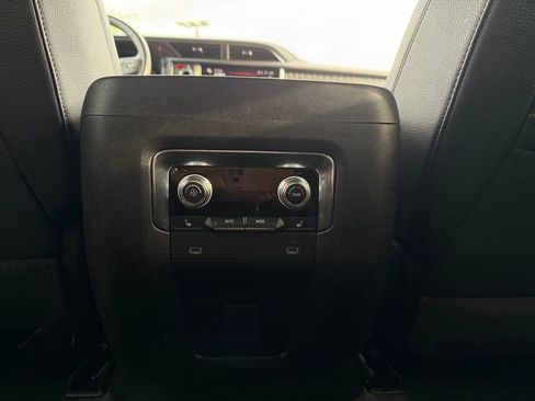 Used 2023 GMC Yukon Denali AWD/4WD image 26