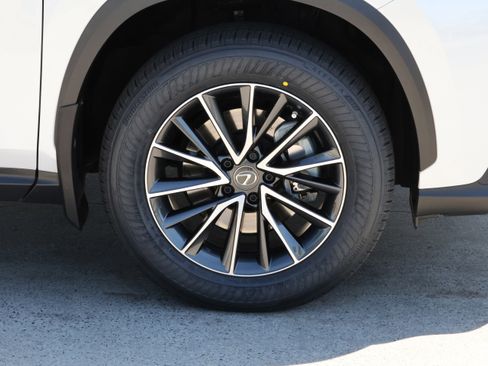 Used 2024 Lexus NX 250 FWD w/ Towing Package (2000 Lbs) image 11