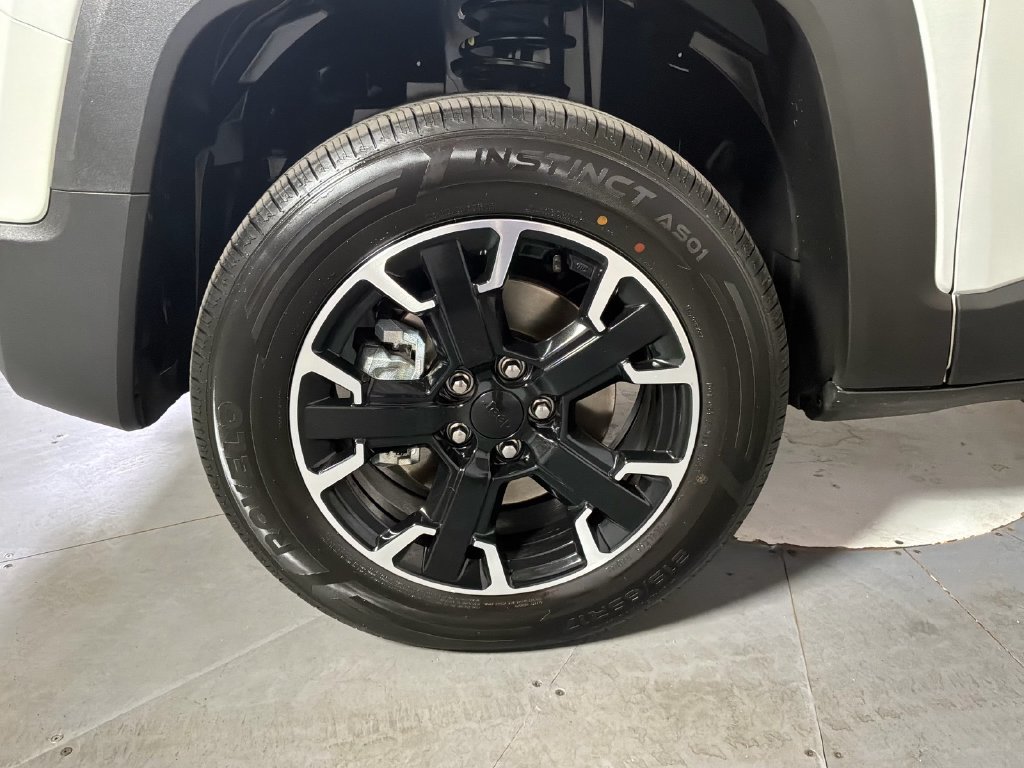 Certified 2023 Jeep Renegade Trailhawk AWD/4WD image 9