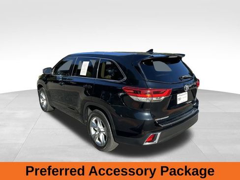 Used 2017 Toyota Highlander Limited image 3