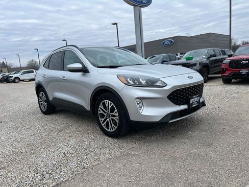 Used 2020 Ford Escape SEL image 2