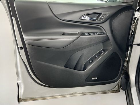 Used 2022 Chevrolet Equinox Premier image 17