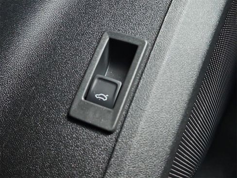 New 2025 Audi Q5 Premium Plus image 16