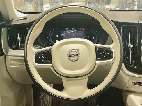 Used 2023 Volvo XC60 B6 Ultimate w/ Protection Package Premier image 16