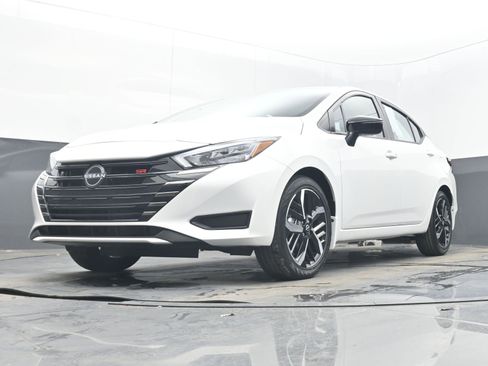 Certified 2025 Nissan Versa SR w/ Trunk Package image 25