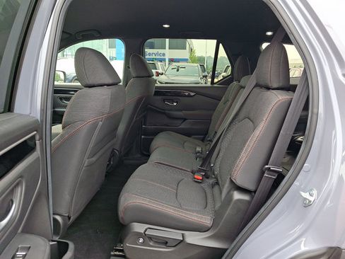 Certified 2025 Honda Pilot Sport image 11