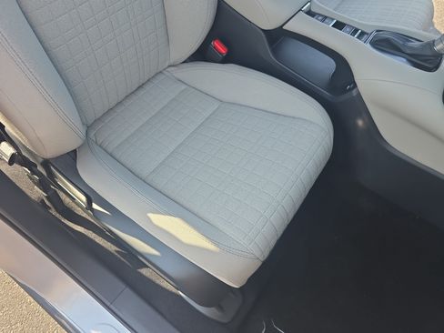 Certified 2025 Honda HR-V LX image 10