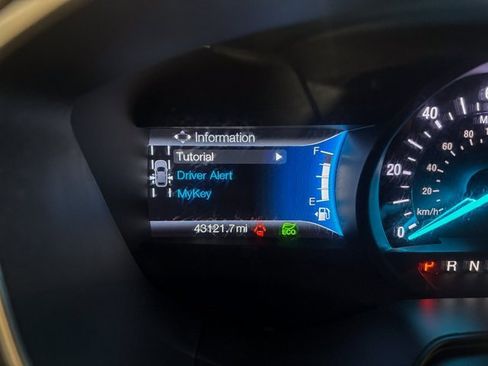 Used 2019 Ford Fusion SEL image 19