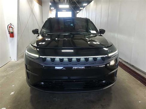 Used 2024 Jeep Wagoneer Launch Edition image 3