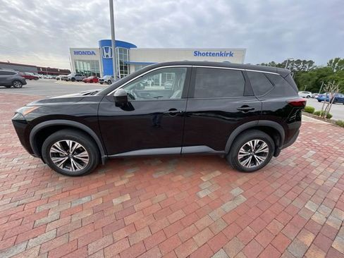 Used 2023 Nissan Rogue SV FWD image 13