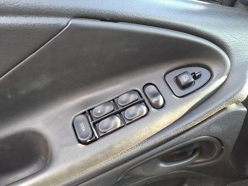 Used 2000 Ford Mustang Convertible image 11