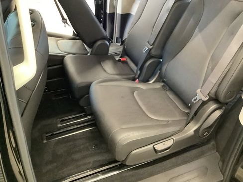 Certified 2023 Kia Carnival EX FWD image 12