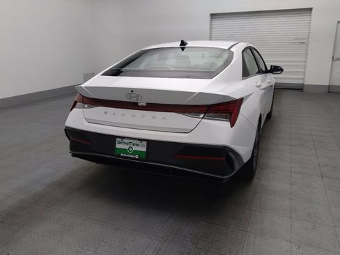 Used 2025 Hyundai Elantra SEL FWD image 7