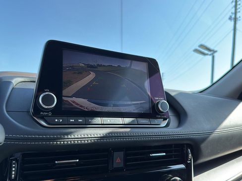 Used 2022 Nissan Rogue SV image 23