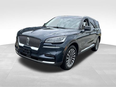 Used 2023 Lincoln Aviator Reserve w/ Equipment Group 201A image 4