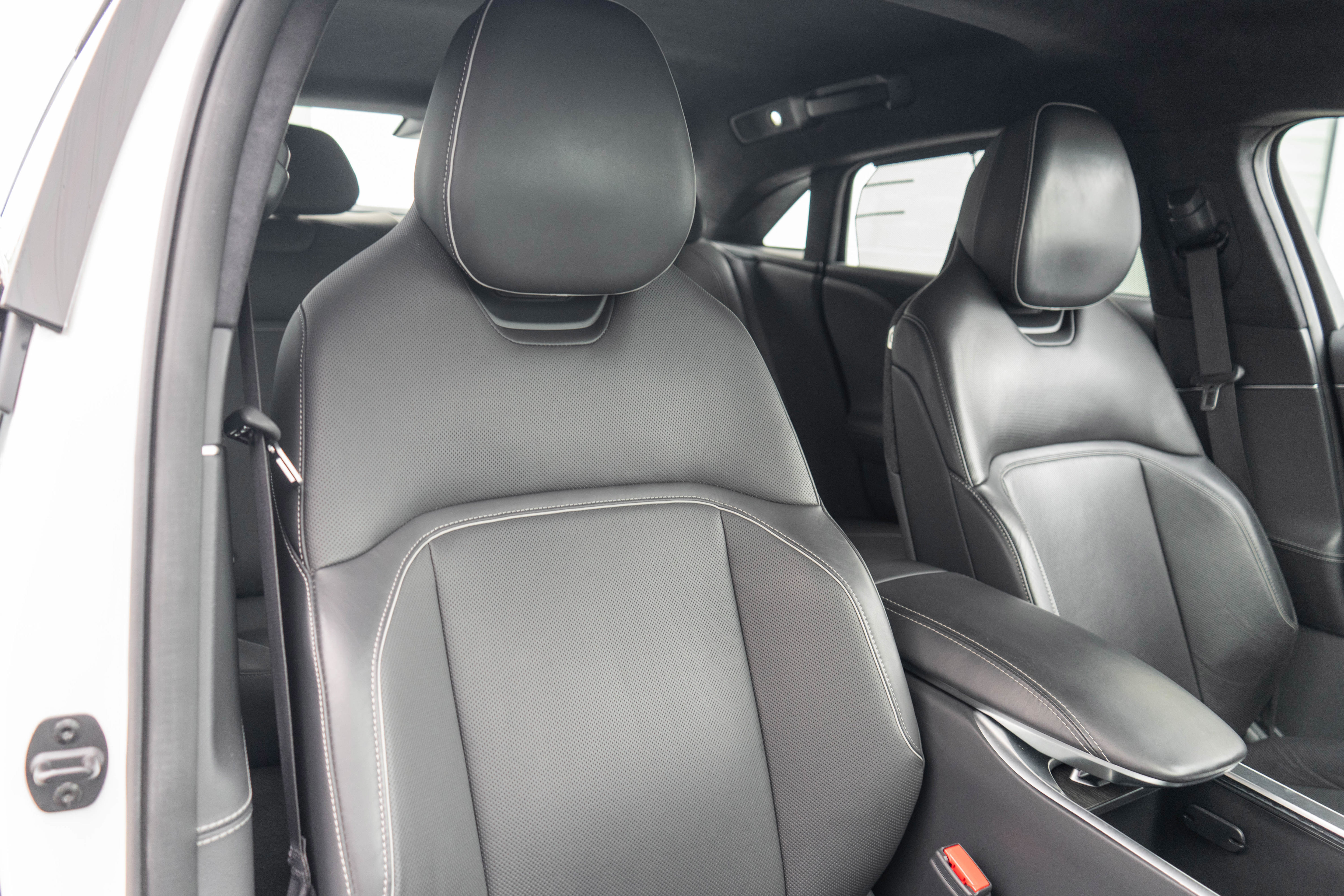 Used 2024 Lucid Air Touring AWD/4WD image 30