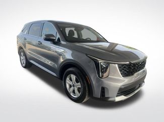 Certified 2024 Kia Sorento LX FWD video 3