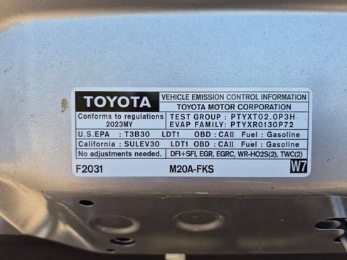 Used 2023 Toyota Corolla Cross XLE w/ Convenience Package AWD/4WD image 26