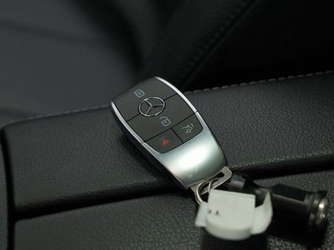 Used 2024 Mercedes-Benz GLB 250 image 42