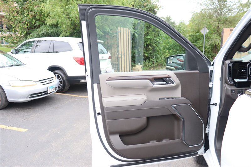 Used 2026 GMC Sierra 1500 SLT AWD/4WD image 21
