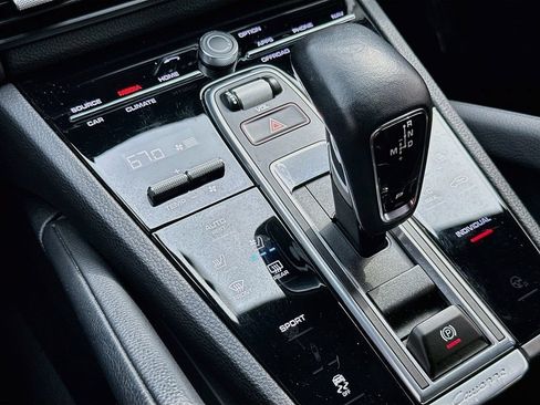 Certified 2023 Porsche Cayenne AWD/4WD image 18
