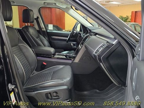 Used 2017 Land Rover Discovery First Edition image 22
