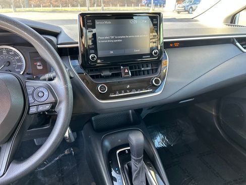 Certified 2022 Toyota Corolla LE image 11