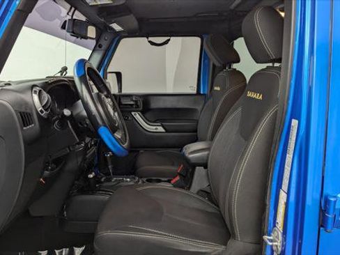 Used 2015 Jeep Wrangler Unlimited Sahara image 14