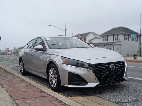 Used 2023 Nissan Altima 2.5 S image 7