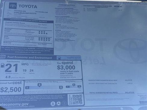 Used 2025 Toyota Tacoma SR5 AWD/4WD image 24