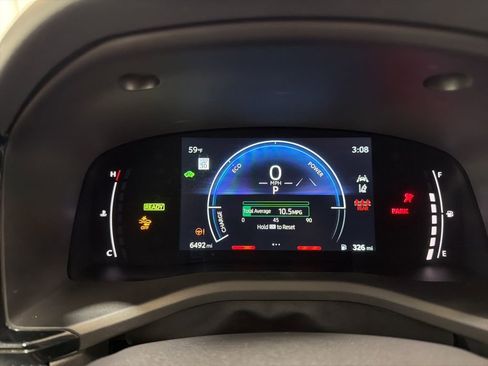 Used 2025 Toyota Camry SE image 25