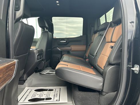 Used 2022 Chevrolet Silverado 1500 High Country w/ Technology Package image 10