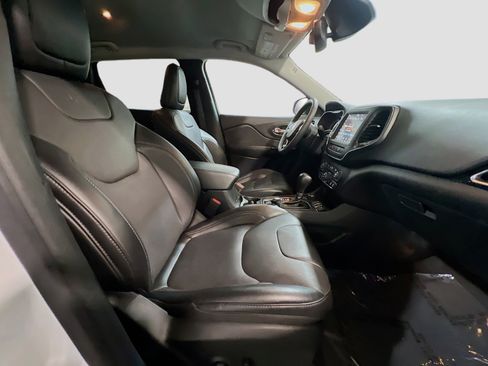 Used 2023 Jeep Cherokee Altitude Lux AWD/4WD image 21