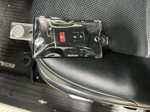 Used 2021 Toyota 4Runner Limited image 36