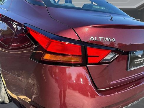 Used 2023 Nissan Altima 2.5 SV w/ SV Premium Package FWD image 22