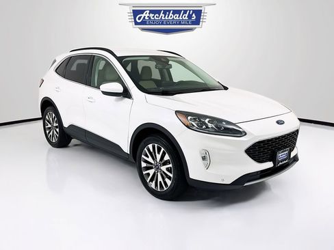 Used 2022 Ford Escape Titanium w/ Class II Trailer Tow Package AWD/4WD image 1