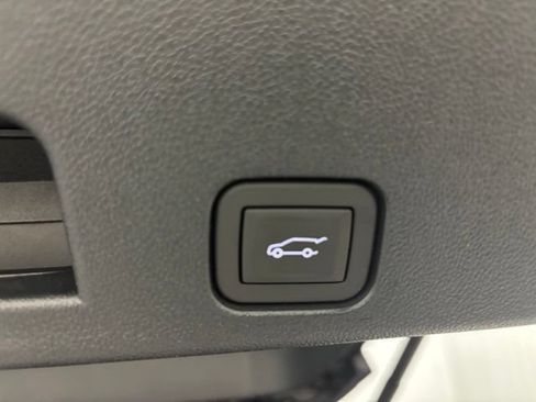 Used 2026 GMC Acadia Denali Ultimate w/ LPO, All-Weather Package AWD/4WD image 13