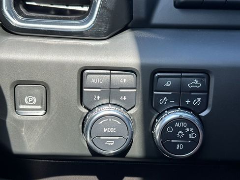 Certified 2024 GMC Sierra 1500 Denali w/ Technology Package AWD/4WD image 33