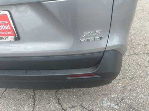 Used 2024 Toyota RAV4 XLE AWD/4WD image 24