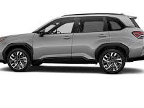 Used 2025 Subaru Forester Premium AWD/4WD image 2