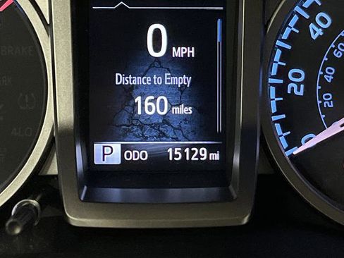 Used 2023 Toyota Tacoma SR5 w/ Technology Package image 6