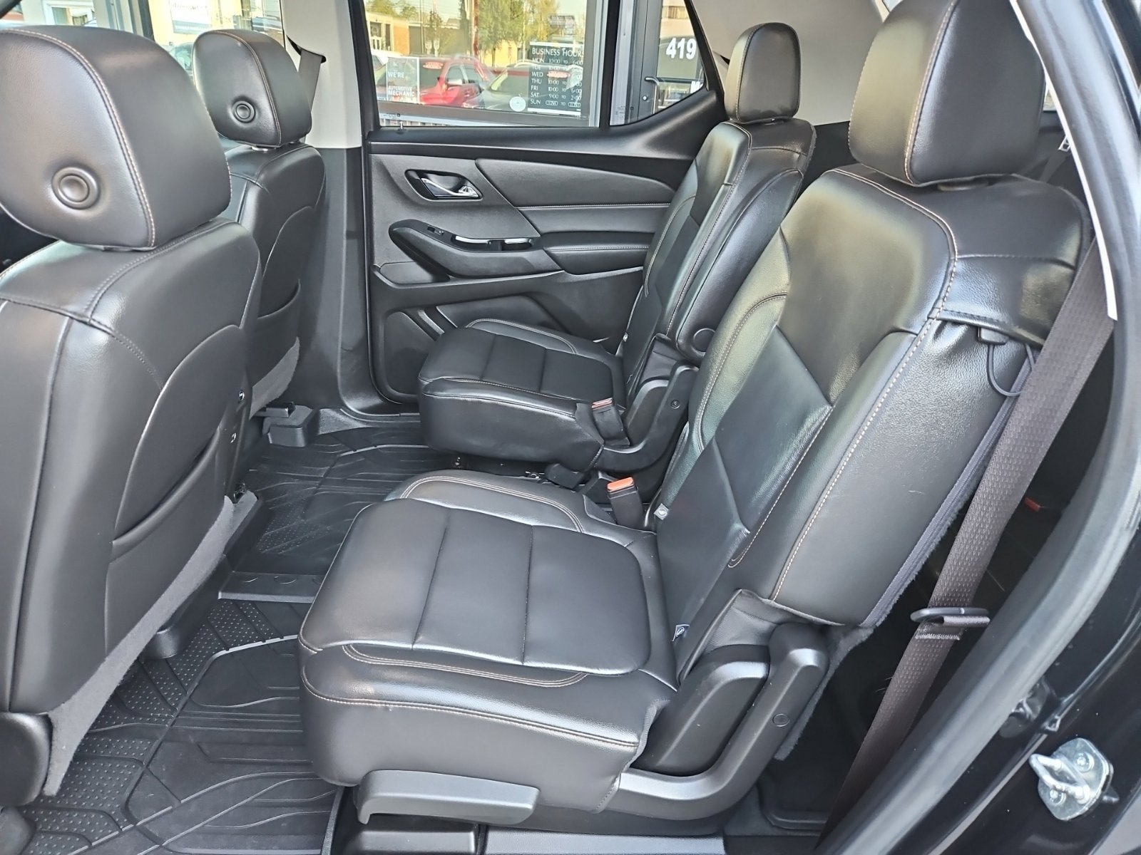 Used 2021 Chevrolet Traverse LT w/ LT Premium Package FWD image 16