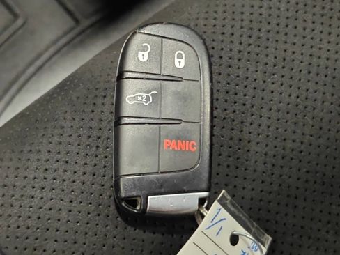 Used 2020 Jeep Grand Cherokee Laredo w/ Laredo X Package AWD/4WD image 11