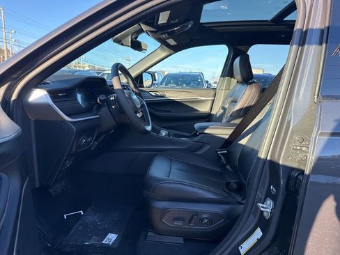 New 2026 Jeep Grand Cherokee Limited image 19