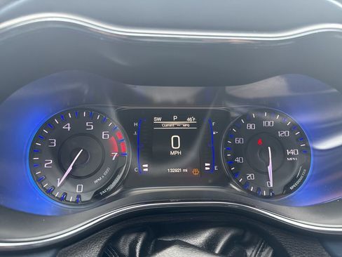 Used 2015 Chrysler 200 S w/ Comfort Group image 12