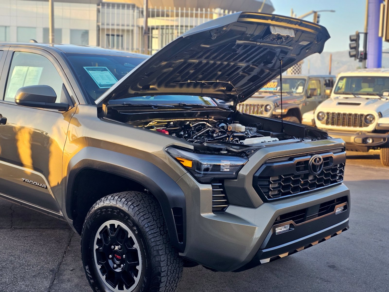 Used 2025 Toyota Tacoma TRD Off-Road AWD/4WD image 5